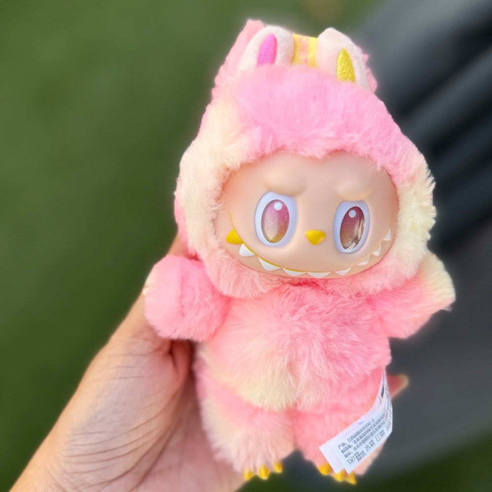 Labubu ( Loyaty ) No Outfit